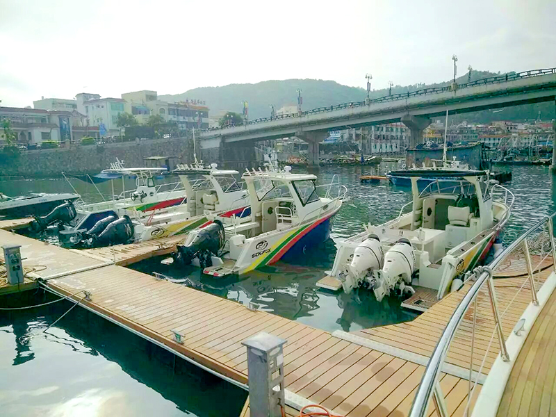 Yacht marina